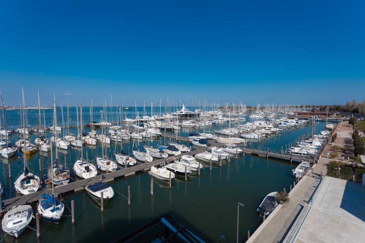 Mosella Suite Hotel Sottomarina Exterior foto