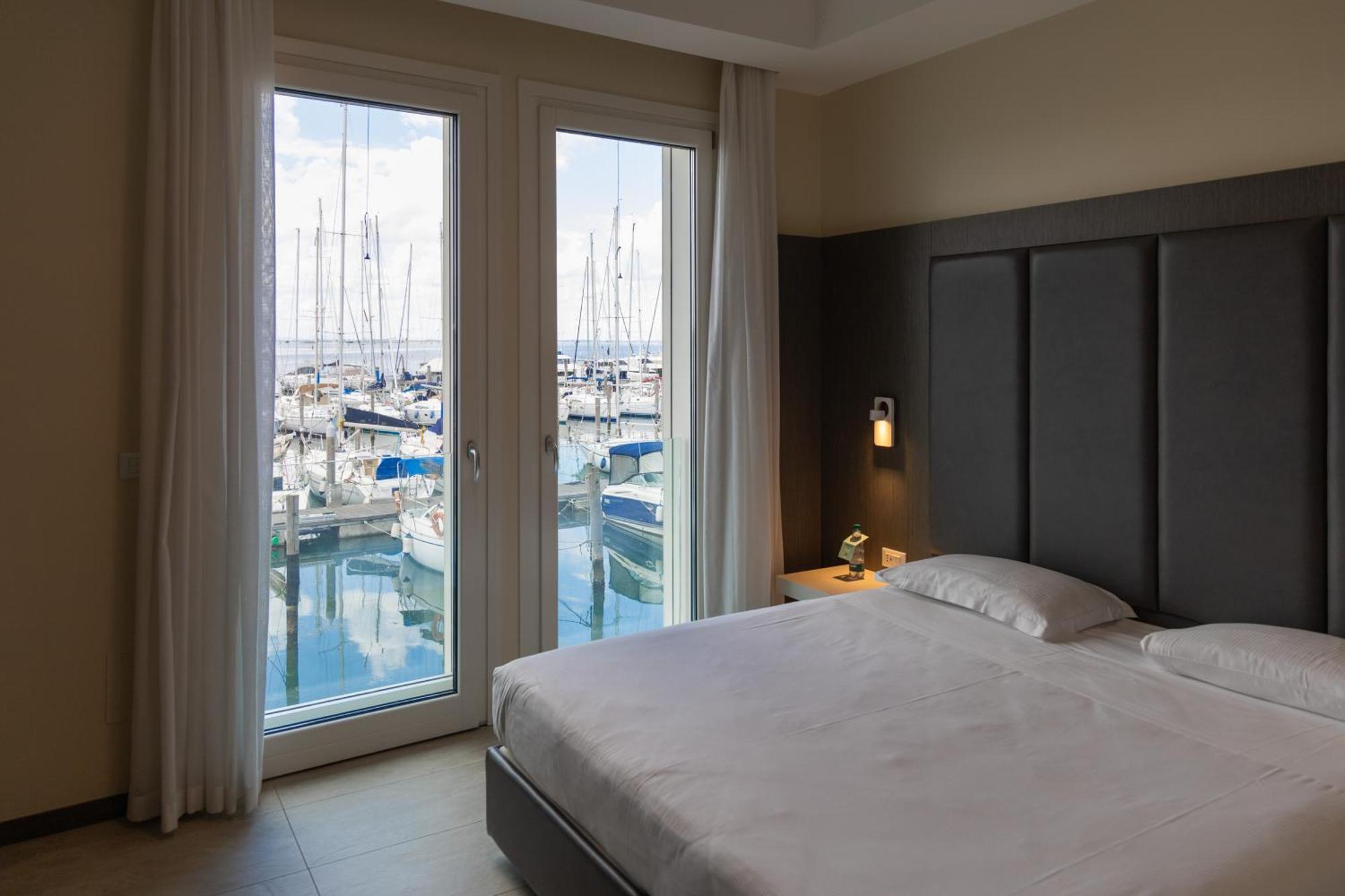 Mosella Suite Hotel Sottomarina Exterior foto